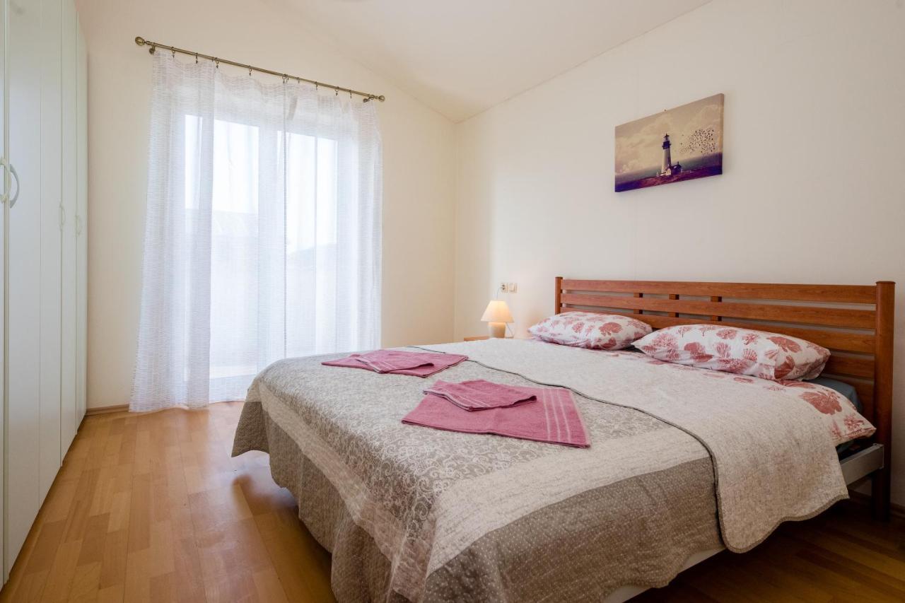 Nikolina Rab Apartments ราบ ภายนอก รูปภาพ